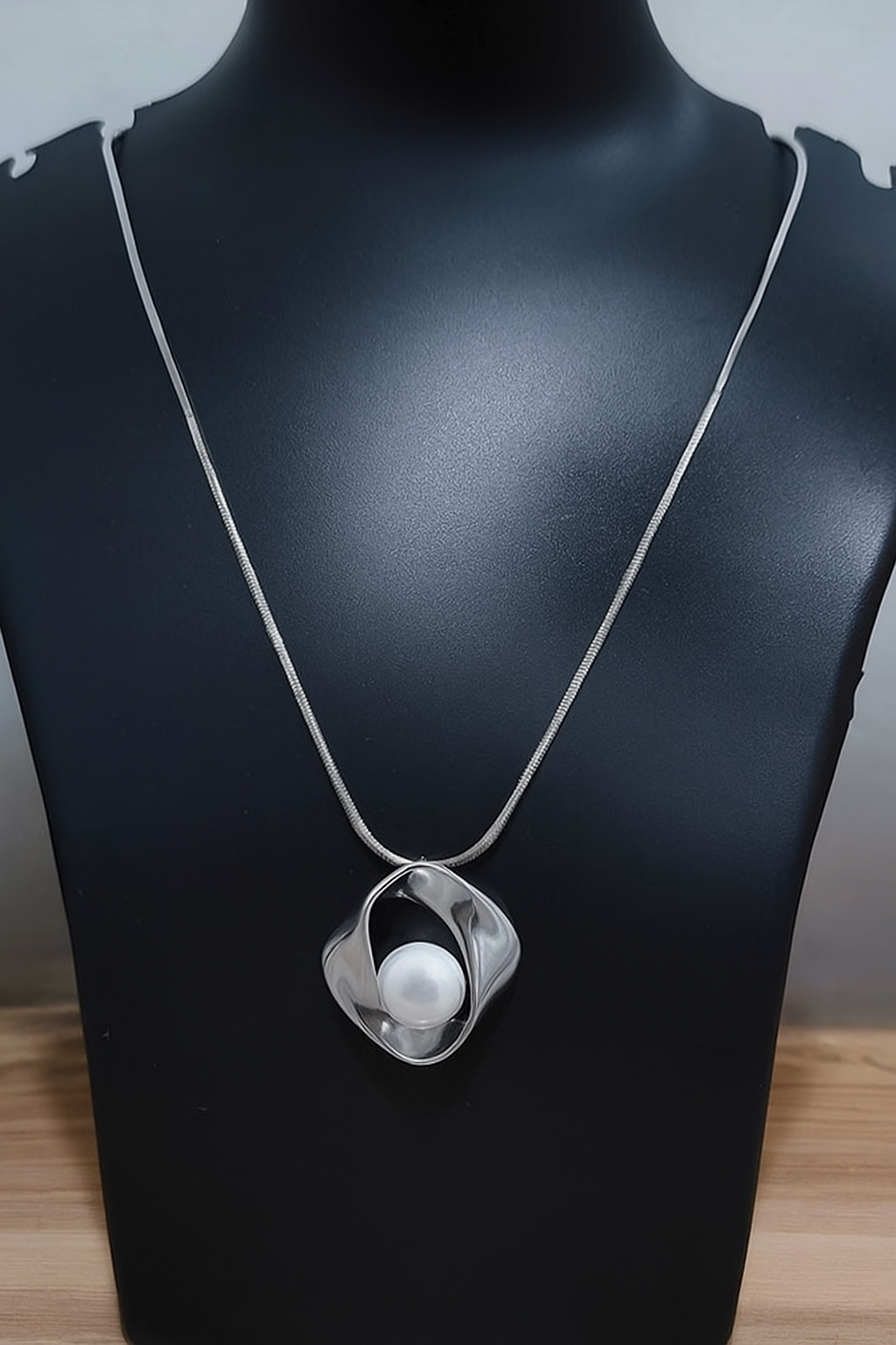 Pearl Pendant Necklace