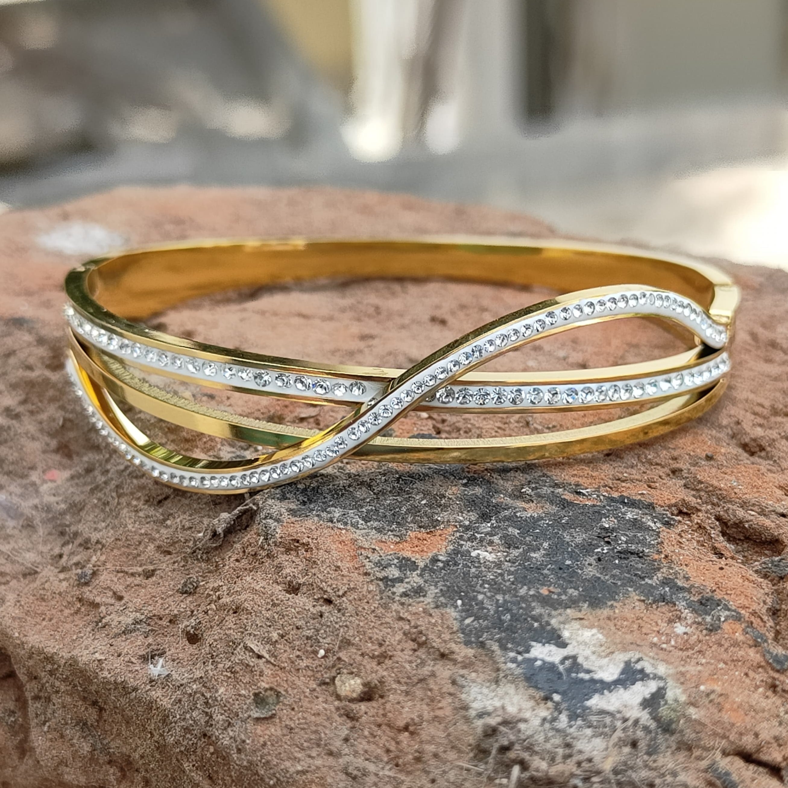 Twist Elegance Bracelet