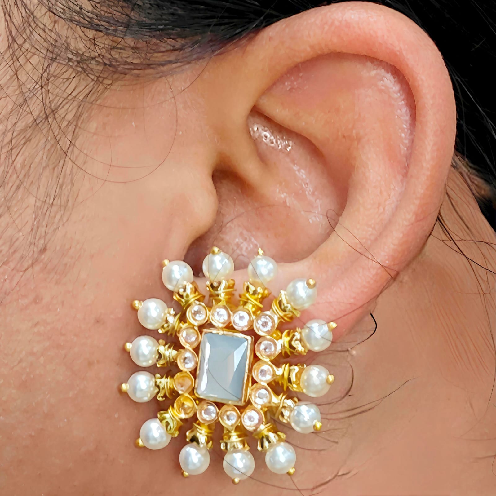 Changeable Multicolor Golden Stud