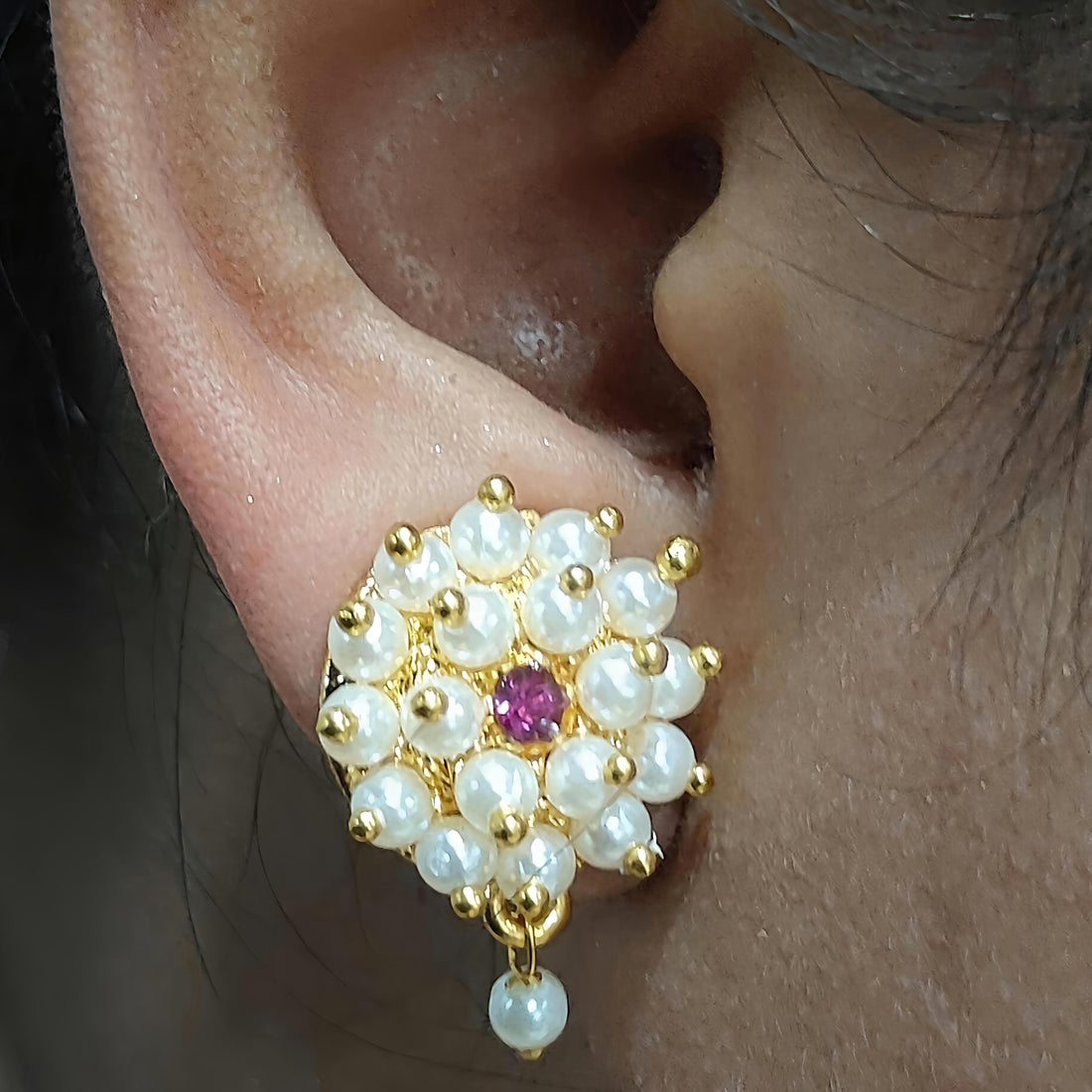 Round Pearl Earring
