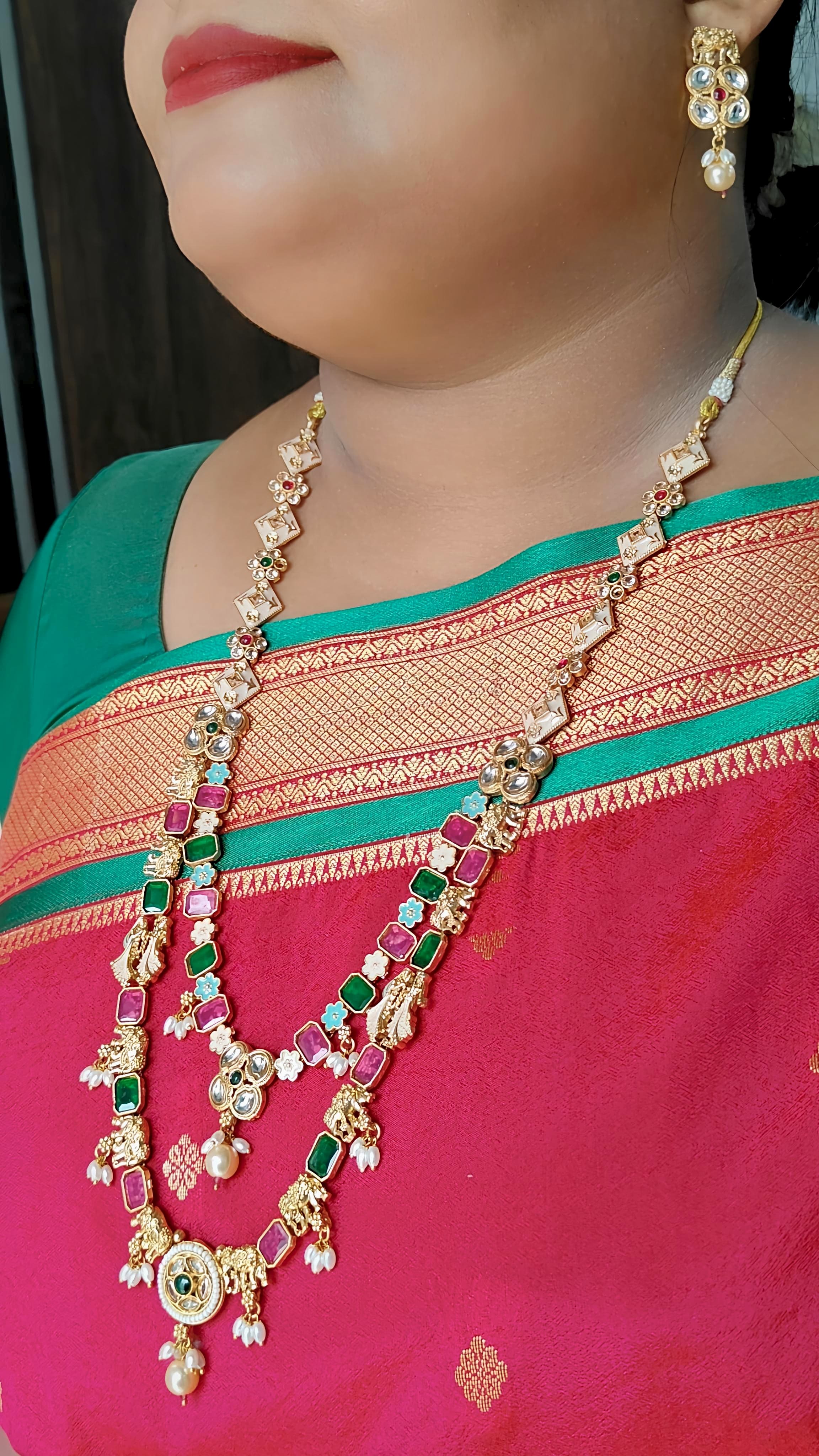 Motif Radha Krishna Necklace