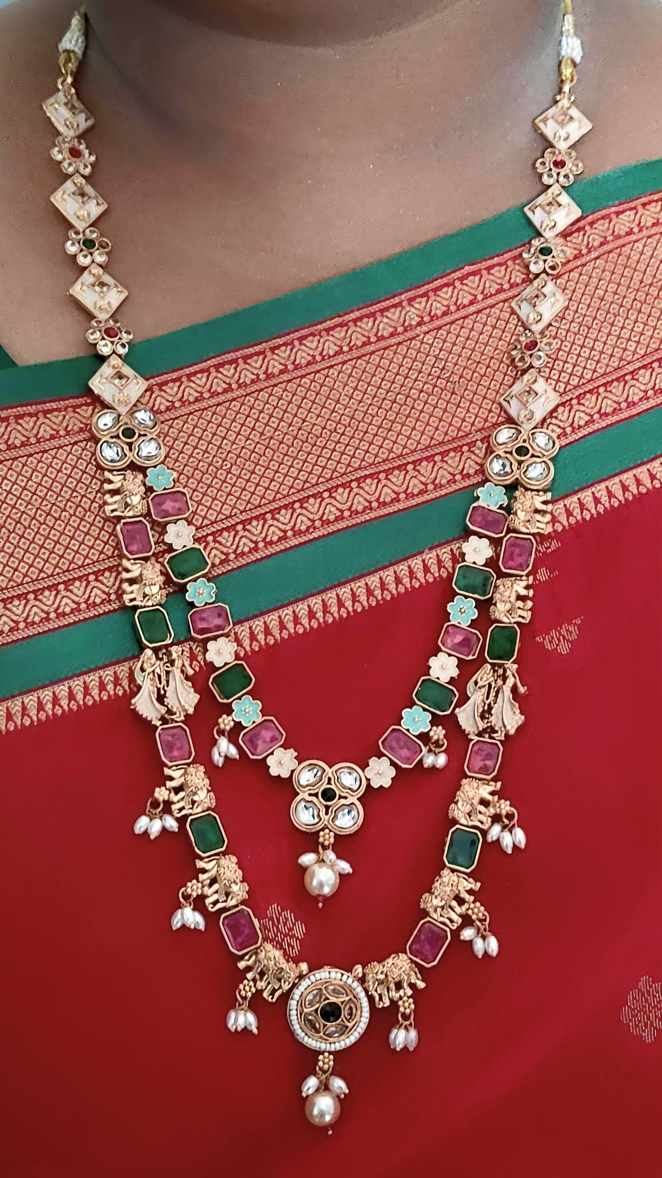 Motif Radha Krishna Necklace