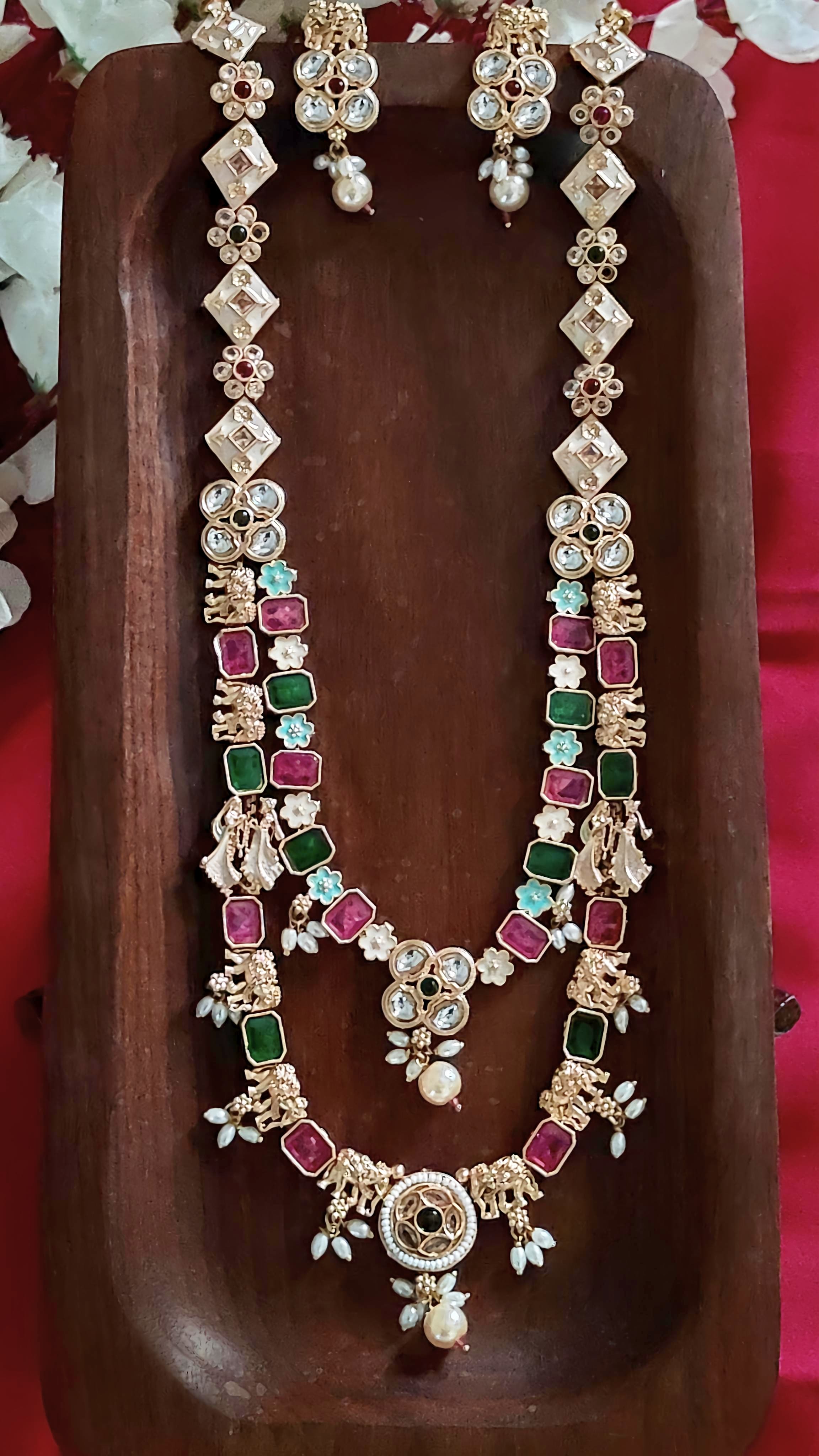 Motif Radha Krishna Necklace