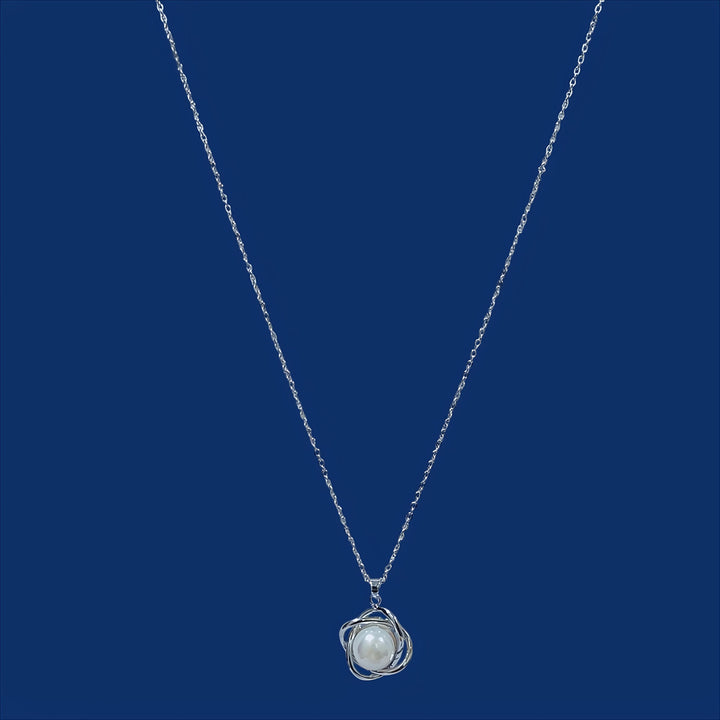 Intertwined Pearl Necklace