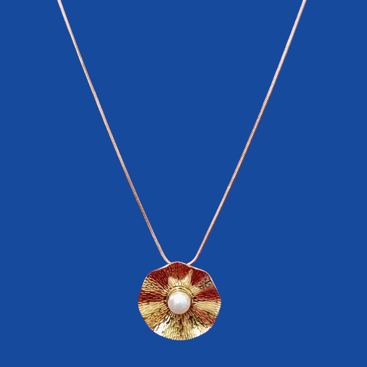 Textured Pearl Medallion Necklace