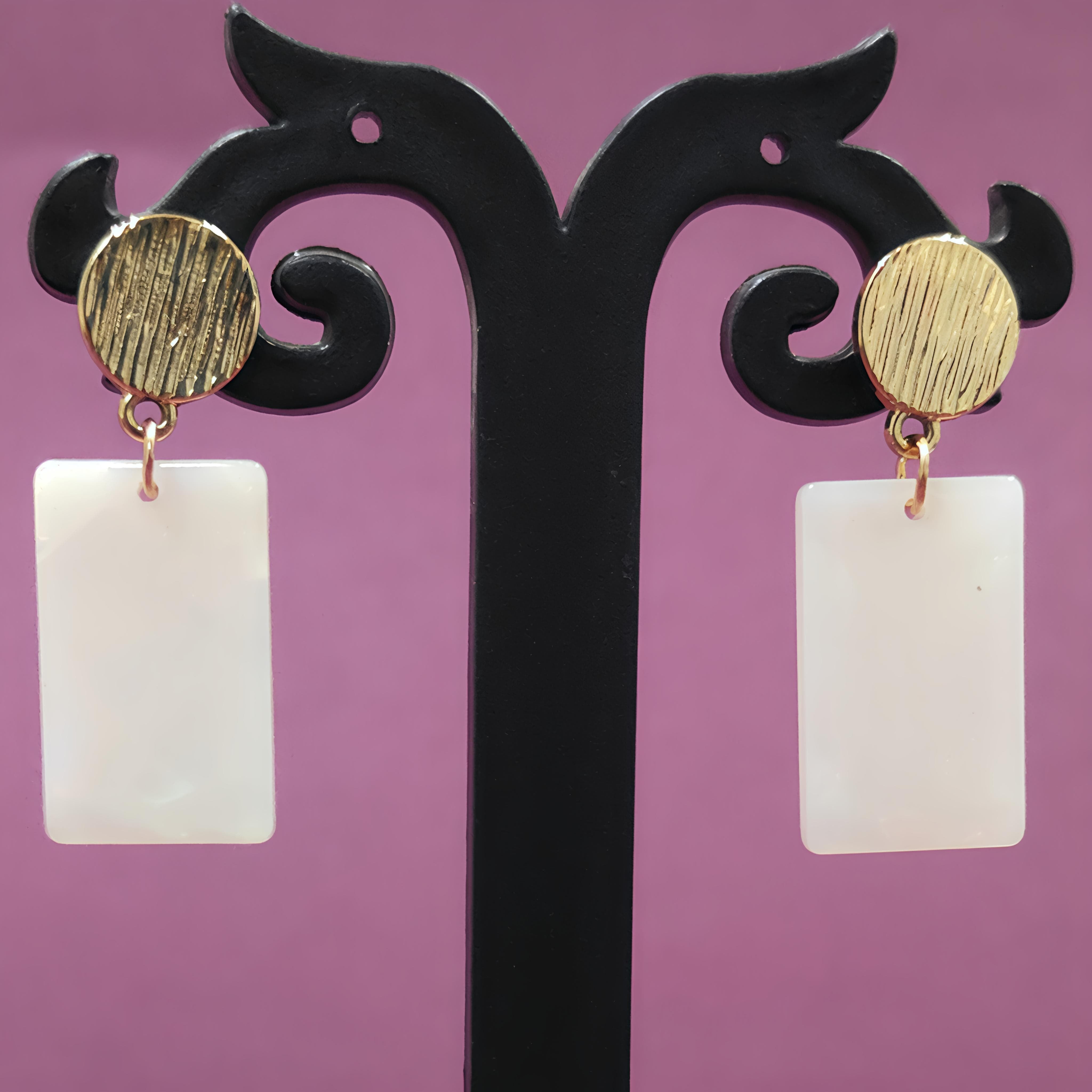 Stylish Rectangle Drop Earrings with Textured Gold Stud