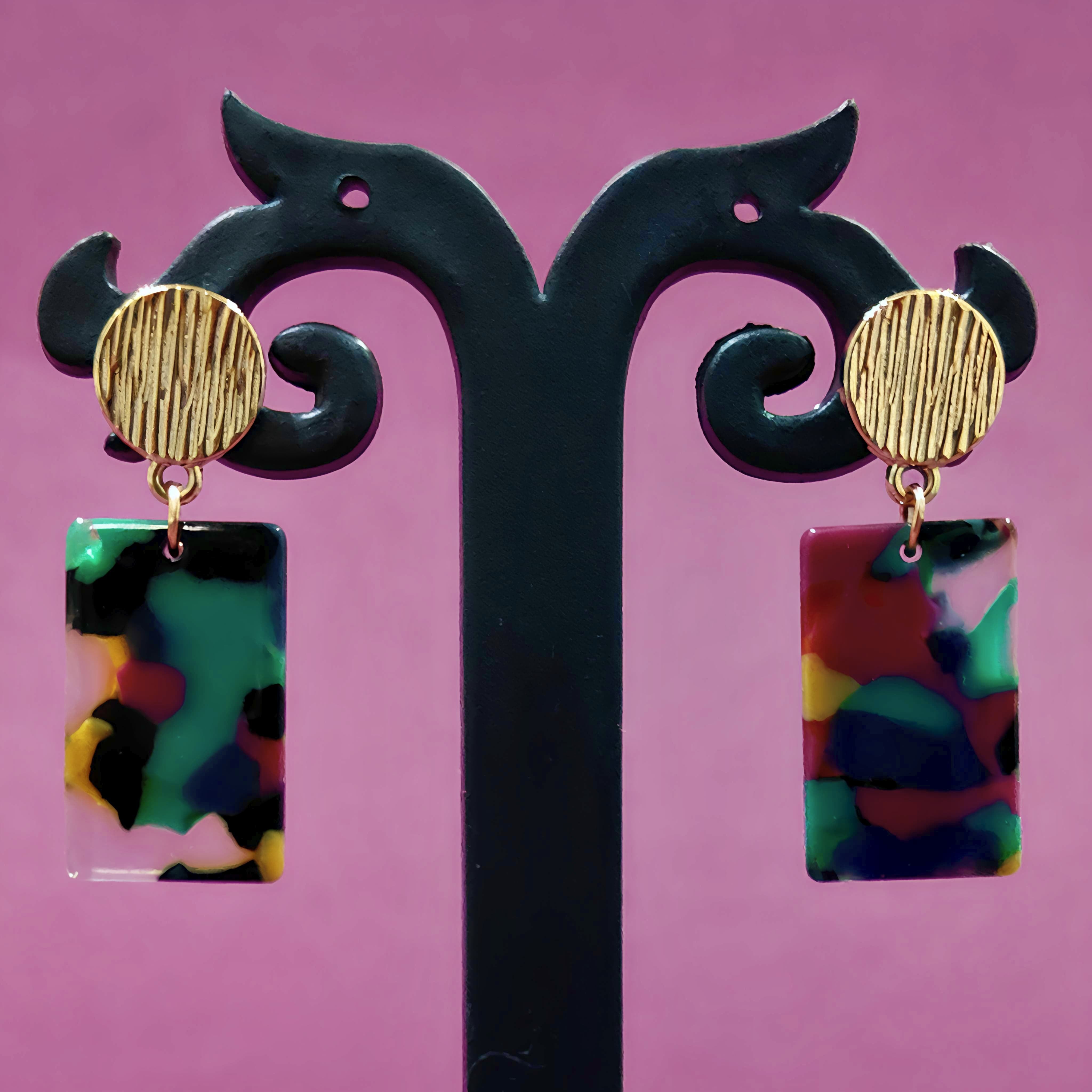 Stylish Rectangle Drop Earrings with Textured Gold Stud