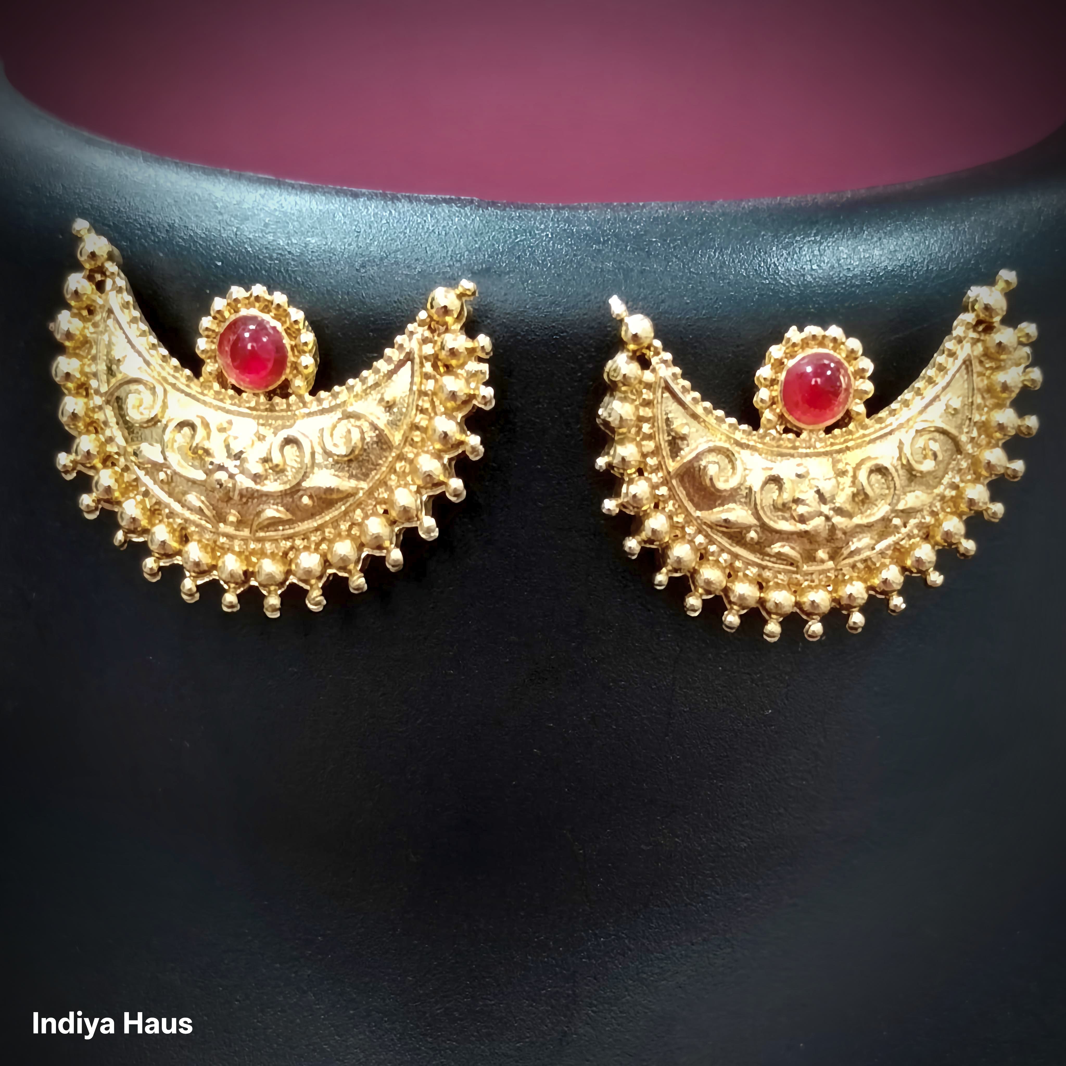 Crescent Motif Gold-Toned Choker