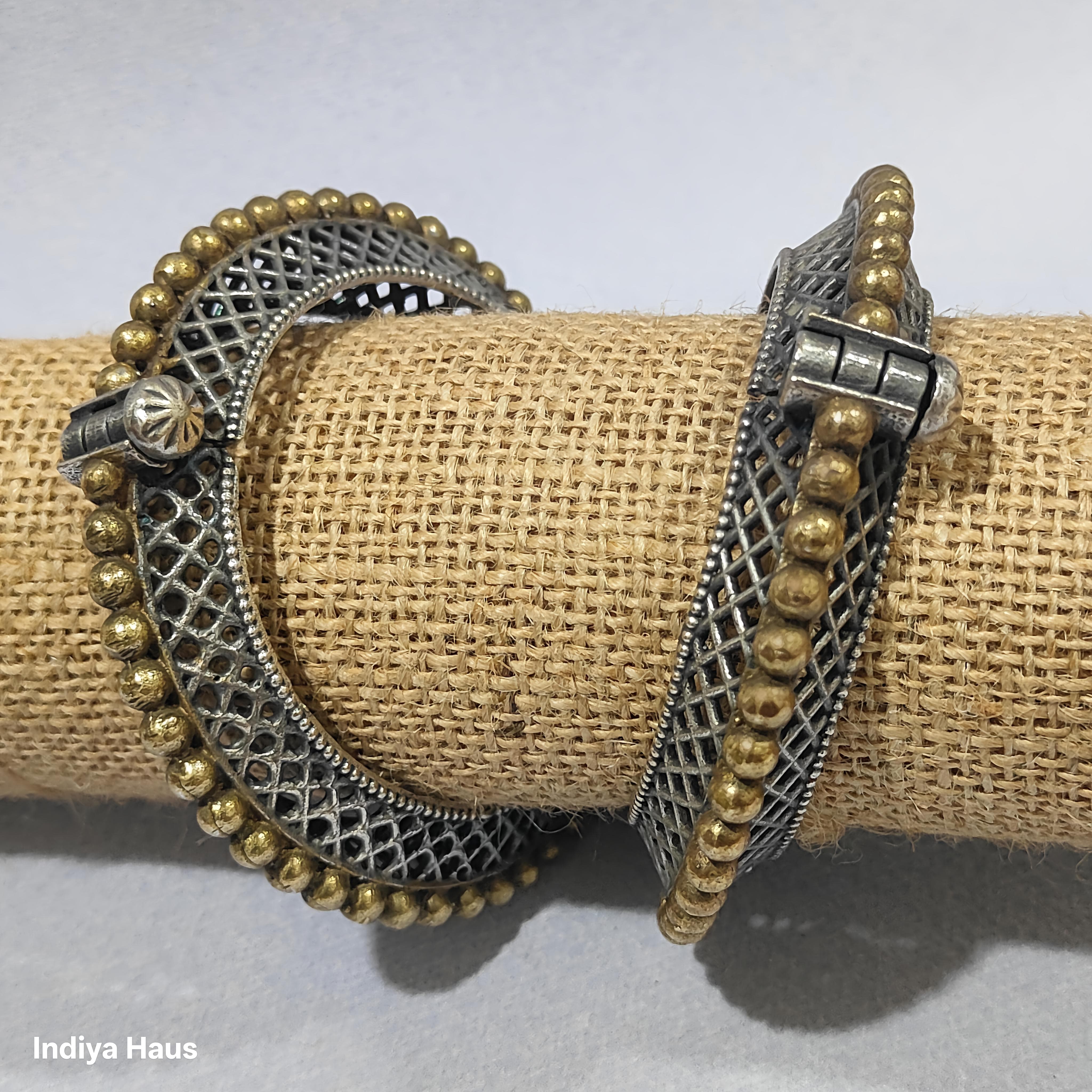 Dual-Tone Lattice Bangles