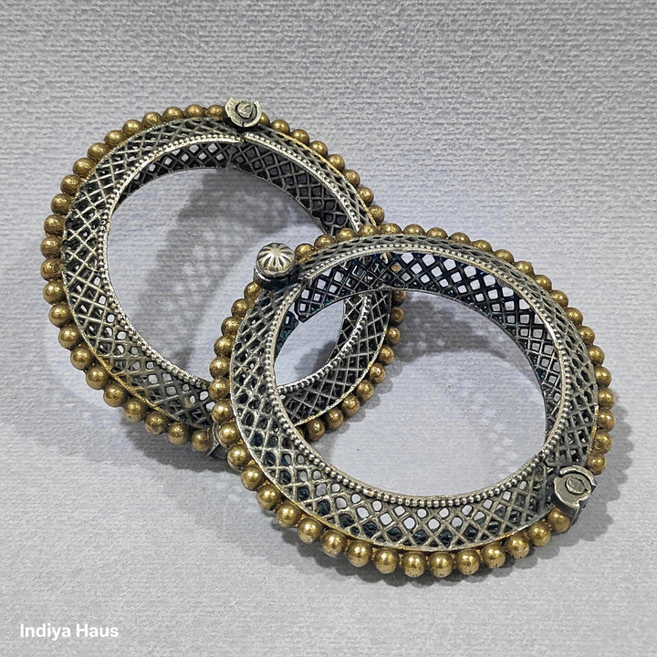 Dual-Tone Lattice Bangles