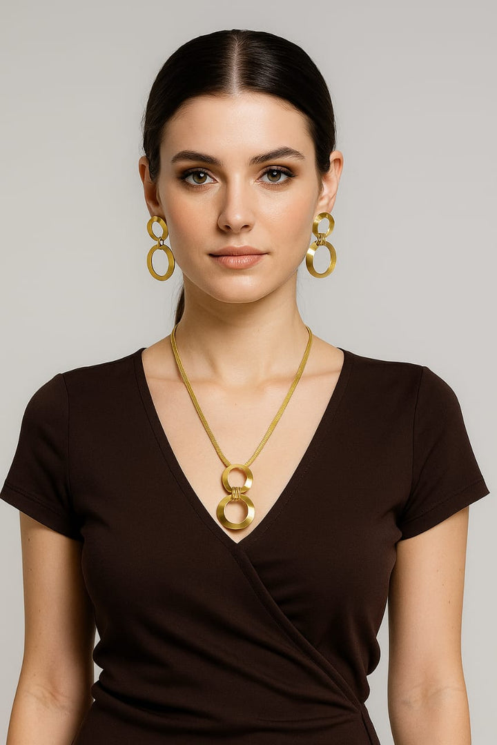 Modern Golden Interlocking Circle Set