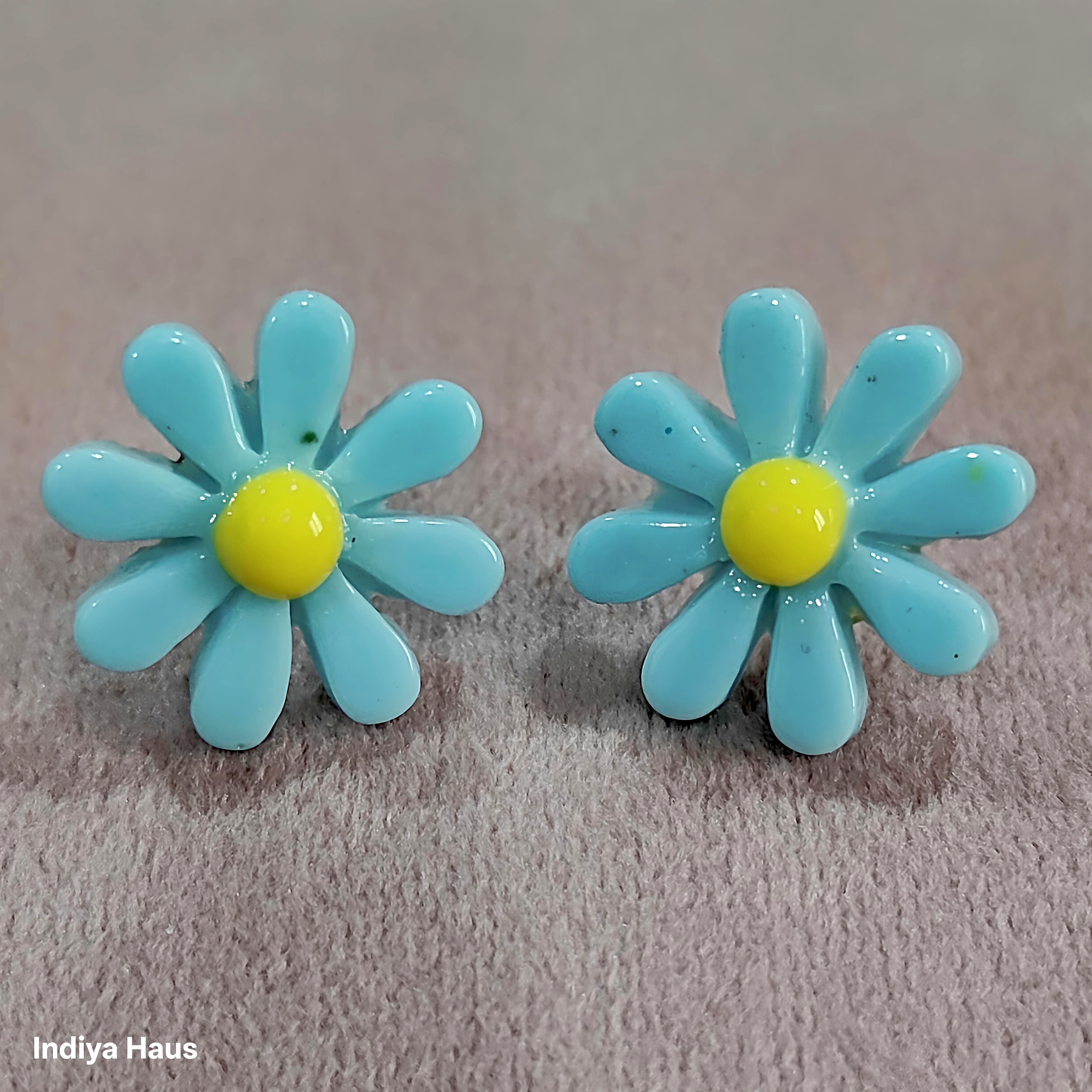 Dainty Daisy Studs