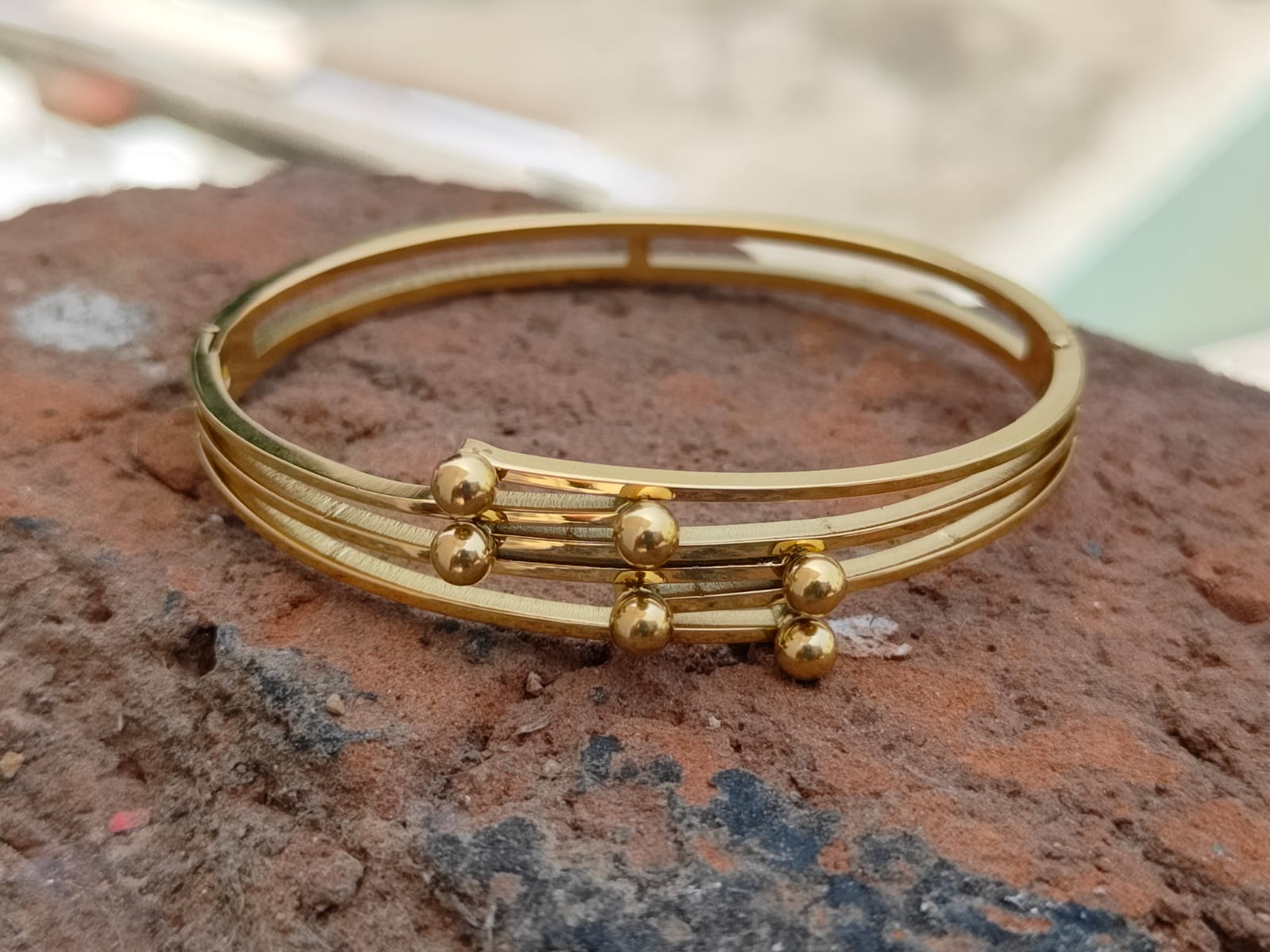 Orbit Luxe Side-Locking Bracelet