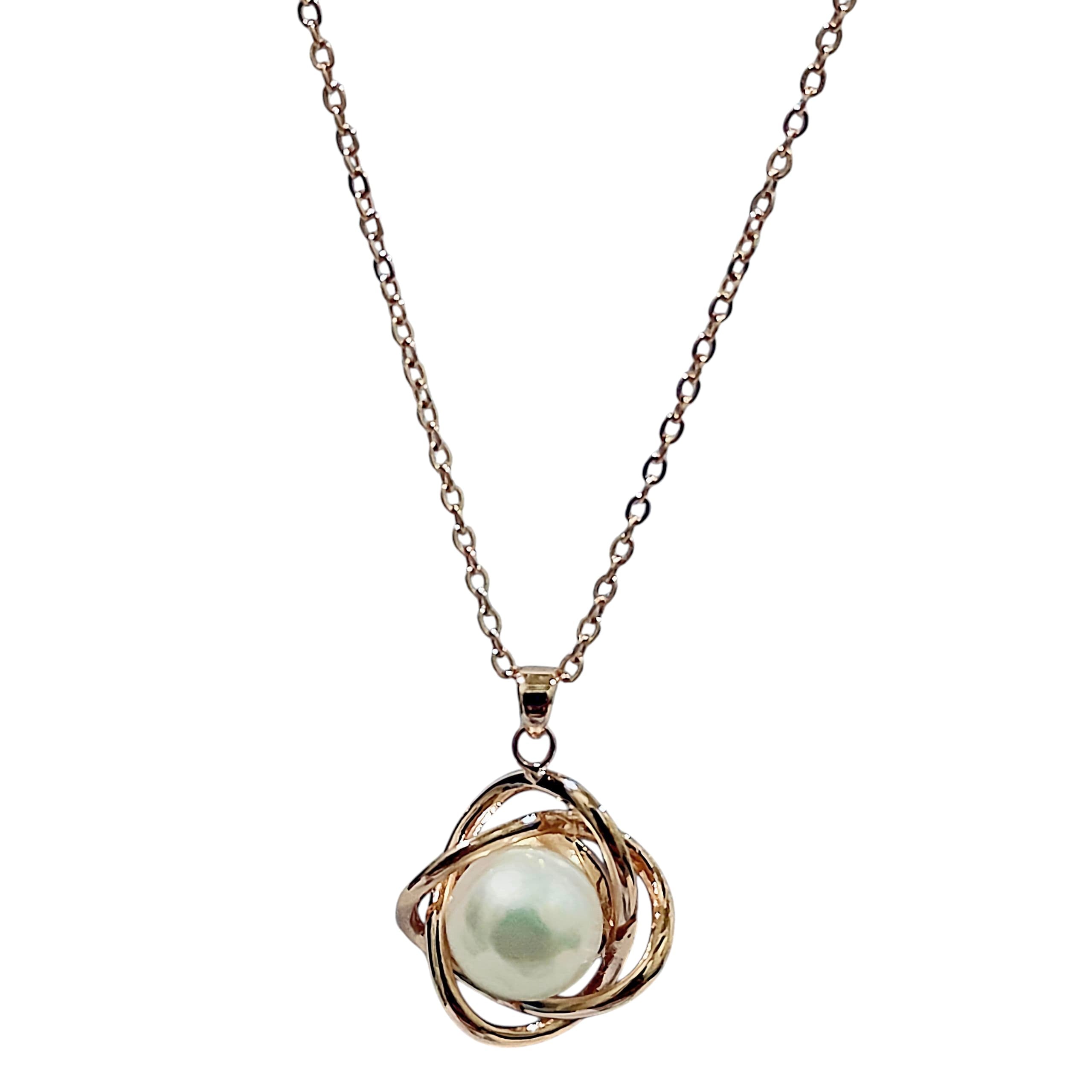 Intertwined Pearl Necklace