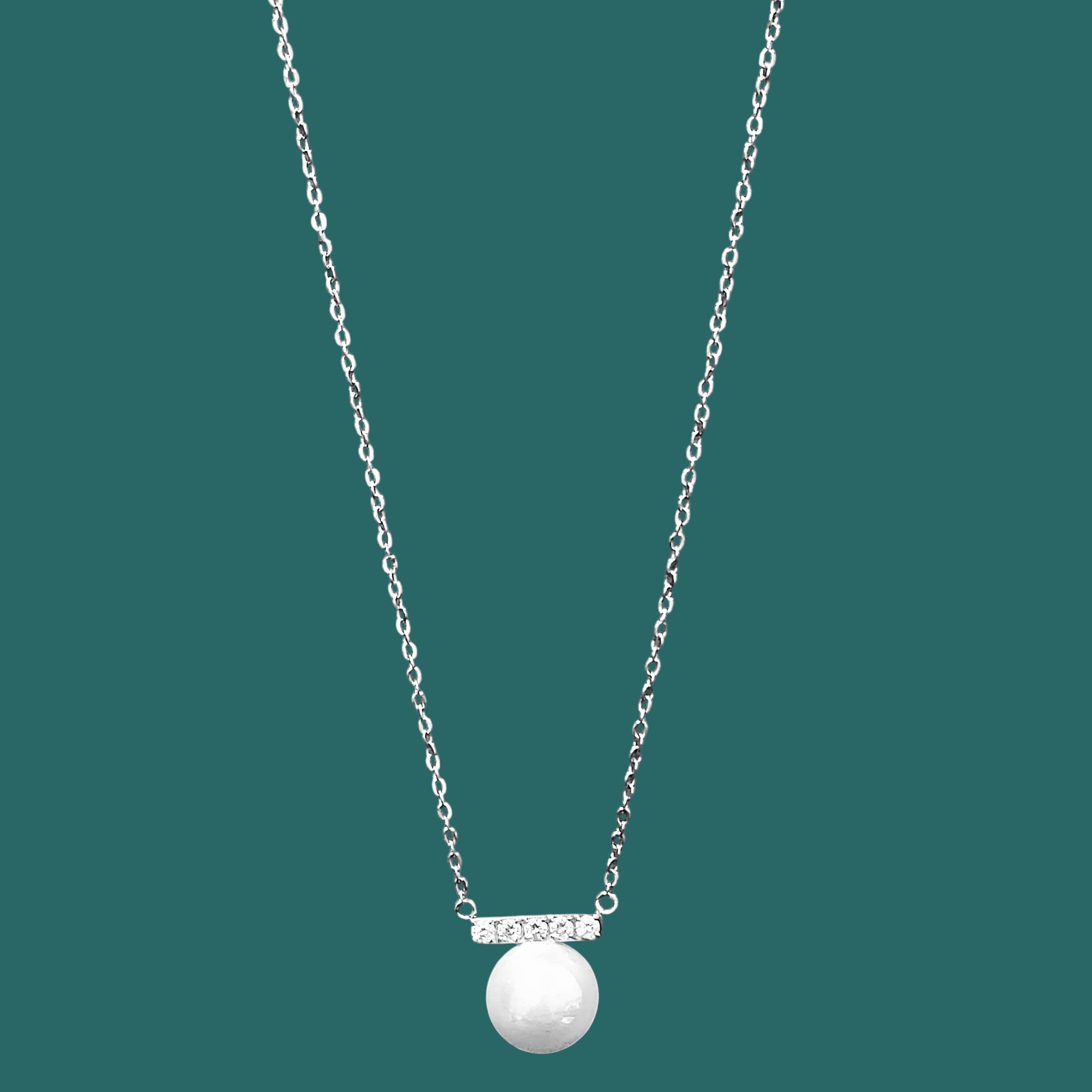 Sparkling Bar & Pearl Necklace